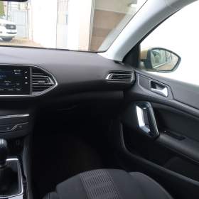 Foto inzerátu Peugeot 308 1.2 PureTech