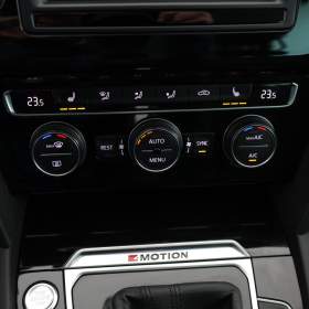 Foto inzerátu Volkswagen Passat 2.0 TDI