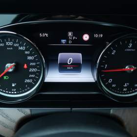 Foto inzerátu Mercedes-Benz Třídy E E 220 d 4MATIC