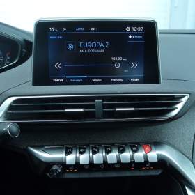 Foto inzerátu Peugeot 3008 1.5 BlueHDi