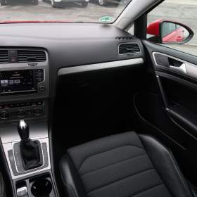 Foto inzerátu Volkswagen Golf 1.6 TDI