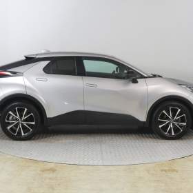 Foto inzerátu Toyota C-HR 1.8 Hybrid