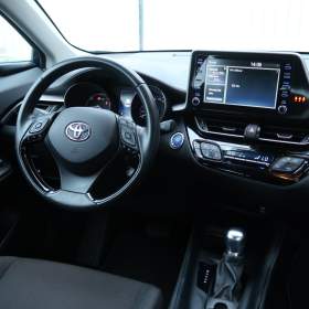 Foto inzerátu Toyota C-HR 1.8 Hybrid