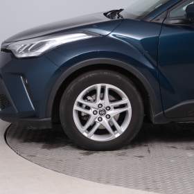 Foto inzerátu Toyota C-HR 1.8 Hybrid