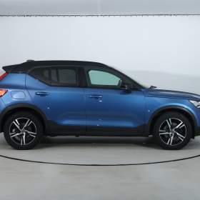 Foto inzerátu Volvo XC40 D4 AWD