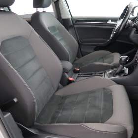 Foto inzerátu Volkswagen Golf 2.0 TDI