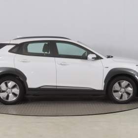Foto inzerátu Hyundai Kona Electric 64 kWh