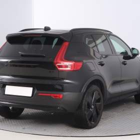 Foto inzerátu Volvo XC40 B3