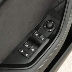 Foto inzerátu Škoda Superb 2.0 TSI