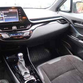 Foto inzerátu Toyota C-HR 1.8 Hybrid