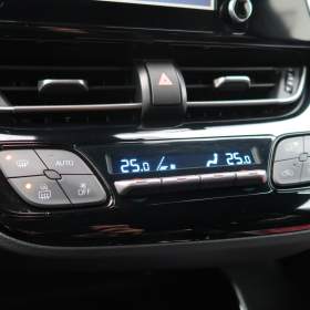 Foto inzerátu Toyota C-HR 1.8 Hybrid