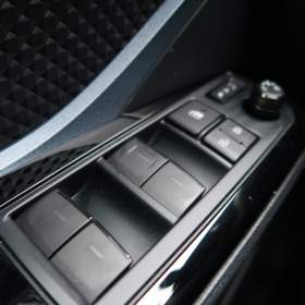 Foto inzerátu Toyota C-HR 1.8 Hybrid