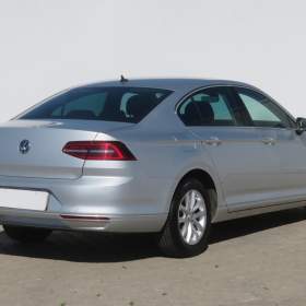 Foto inzerátu Volkswagen Passat 2.0 TDI