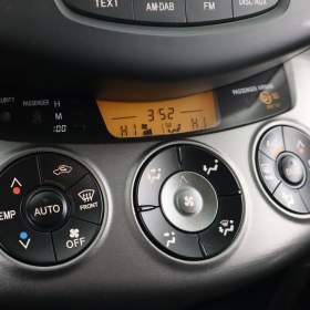 Foto inzerátu Toyota Rav4 2.2 D-4D