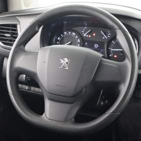 Foto inzerátu Peugeot Traveller 2.0 BlueHDi