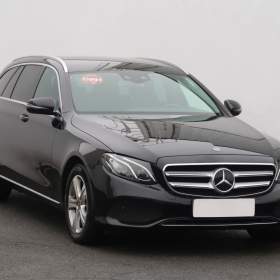 Mercedes- Benz Třídy E E 220 d 4MATIC / 19674234