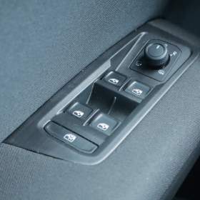 Foto inzerátu Volkswagen Touran 2.0 TDI