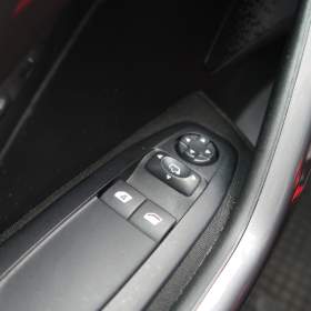 Foto inzerátu Peugeot 2008 1.2 PureTech