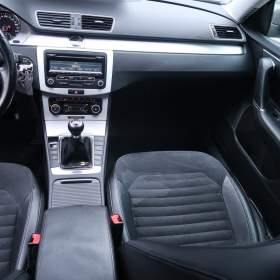 Foto inzerátu Volkswagen Passat 2.0 TDI