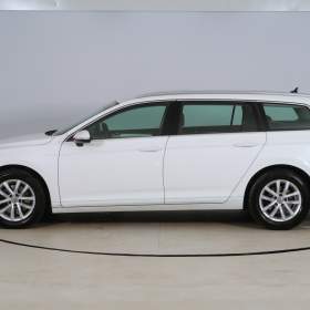 Foto inzerátu Volkswagen Passat 2.0 TDI