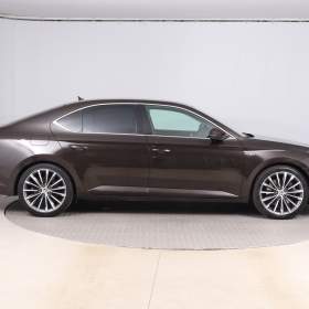 Foto inzerátu Škoda Superb 2.0 TSI