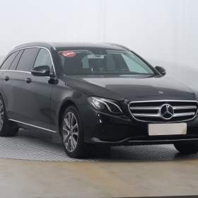 Mercedes- Benz Třídy E E 220 d / 19680232