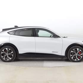 Foto inzerátu Ford Mustang Mach-E Extended Range AWD