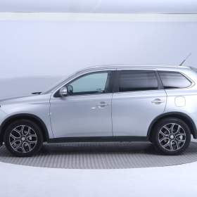 Foto inzerátu Mitsubishi Outlander 2.2 DI-D
