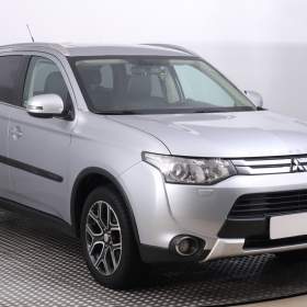 Mitsubishi Outlander 2.2 DI- D / 19683793