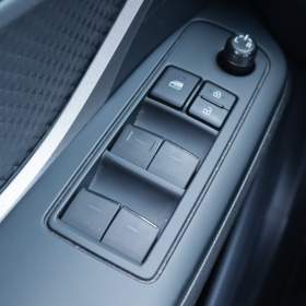 Foto inzerátu Toyota C-HR 1.8 Hybrid