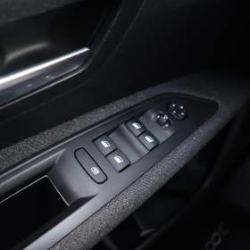 Foto inzerátu Peugeot 3008 1.5 BlueHDi