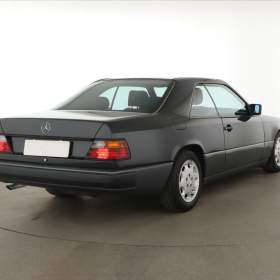 Foto inzerátu Mercedes W124 230 CE