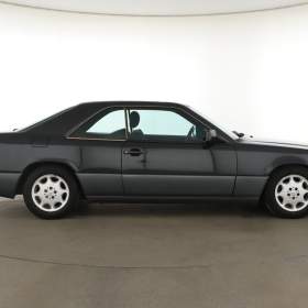 Foto inzerátu Mercedes W124 230 CE