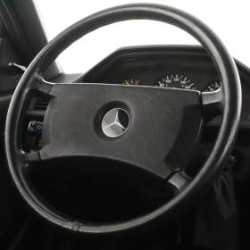 Foto inzerátu Mercedes W124 230 CE