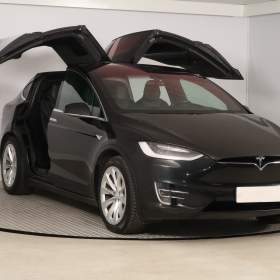 Foto inzerátu Tesla Model X 90D