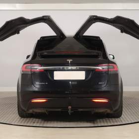 Foto inzerátu Tesla Model X 90D