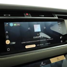 Foto inzerátu Land Rover Range Rover Velar D200