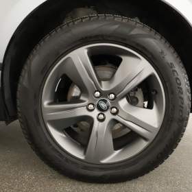 Foto inzerátu Land Rover Range Rover Velar D200
