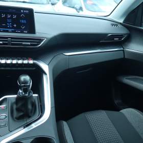 Foto inzerátu Peugeot 3008 1.2 PureTech