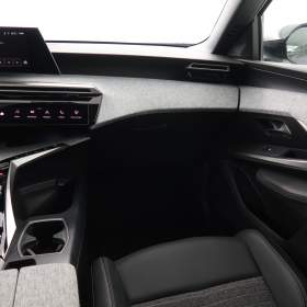 Foto inzerátu Peugeot 5008 PureTech 130