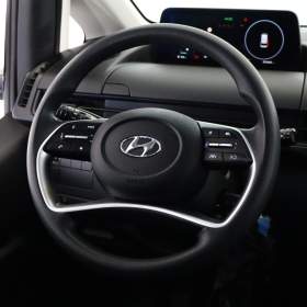 Foto inzerátu Hyundai Staria 2.2 CRDi