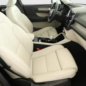 Foto inzerátu Volvo XC40 B4