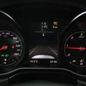 Mercedes V 250 d / 19851927