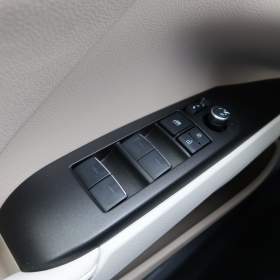 Foto inzerátu Toyota Camry 2.5 Hybrid