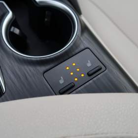 Foto inzerátu Toyota Camry 2.5 Hybrid