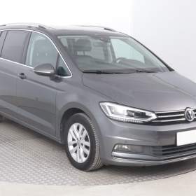 VW Touran 1.5 TSI / 19867808