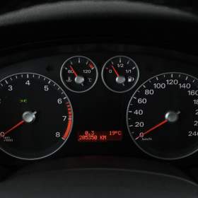 Foto inzerátu Ford Focus 1.6 16V