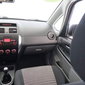 Foto inzerátu Suzuki SX4 1.6 VVT