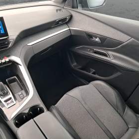Foto inzerátu Peugeot 5008 PureTech 130