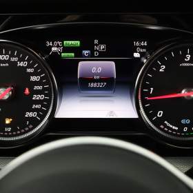 Mercedes E E 300 de / 19880273